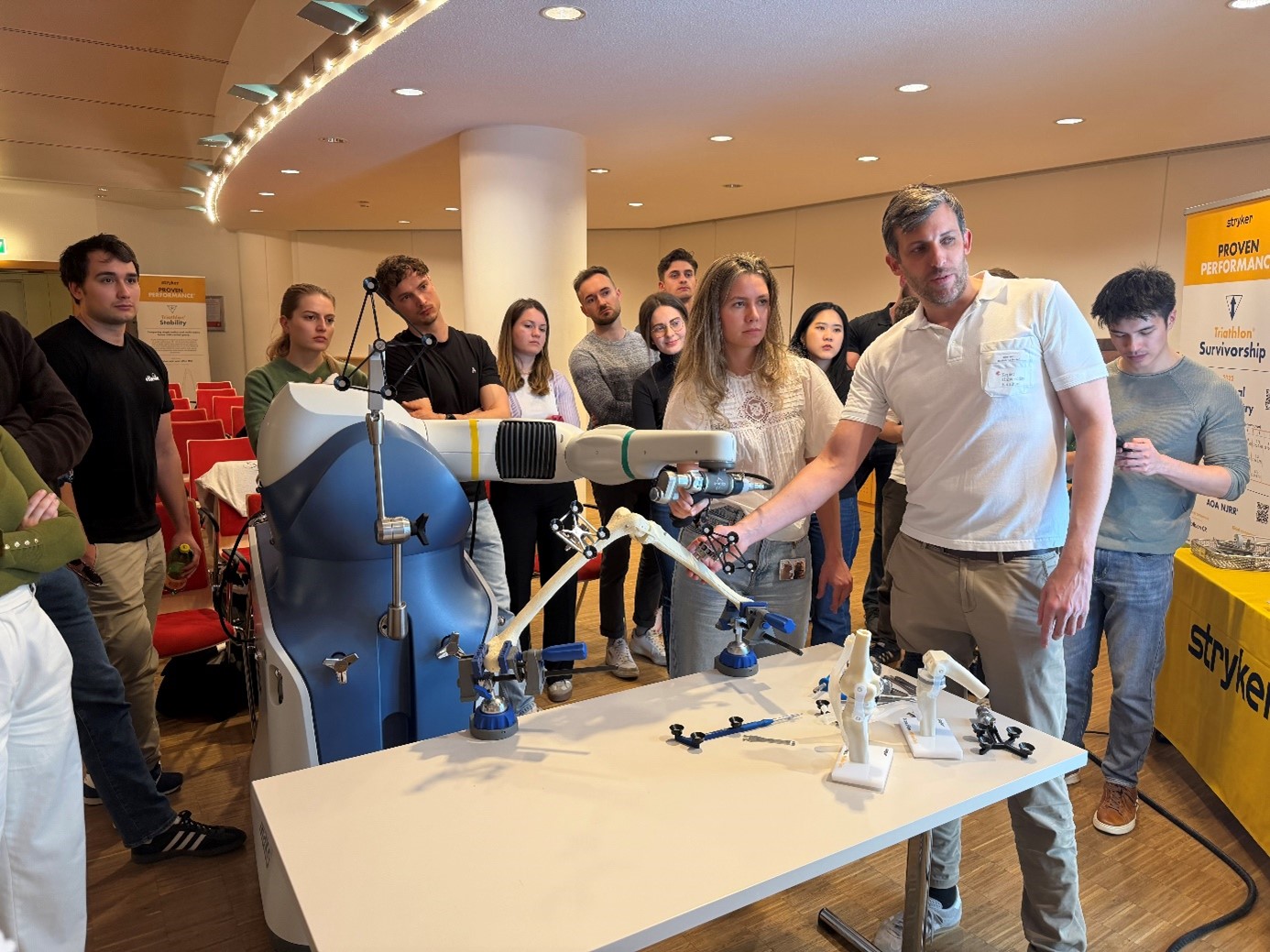 Einblicke in den AGA-Students-Kurs zum Thema "Knie"